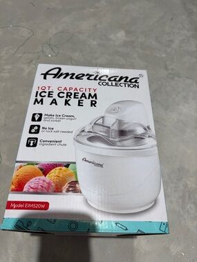 Americana Collection 1 Qt. Ice Cream Maker - White